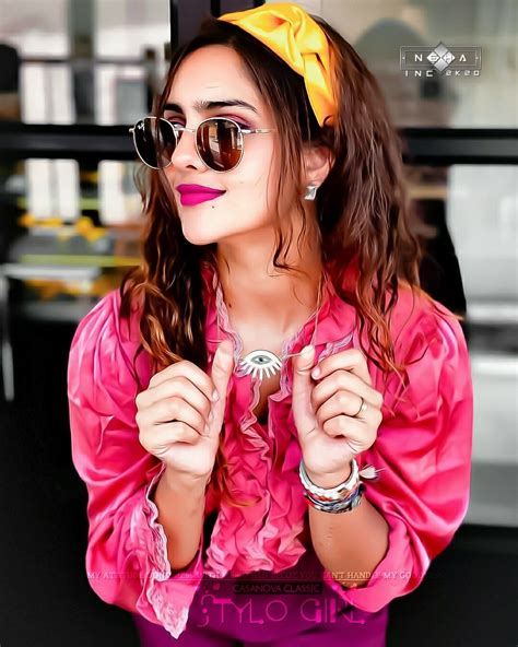 'glasses dp' Search .